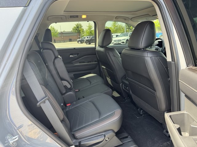 2023 Nissan Pathfinder Platinum 4WD