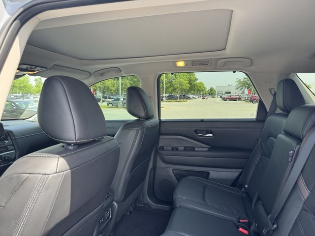 2023 Nissan Pathfinder Platinum 4WD