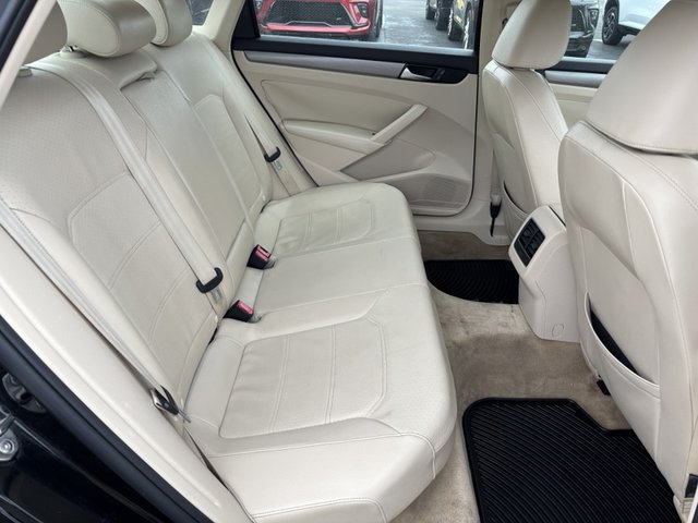 2014 Volkswagen Passat 2.0 TDI SE w/Sunroof
