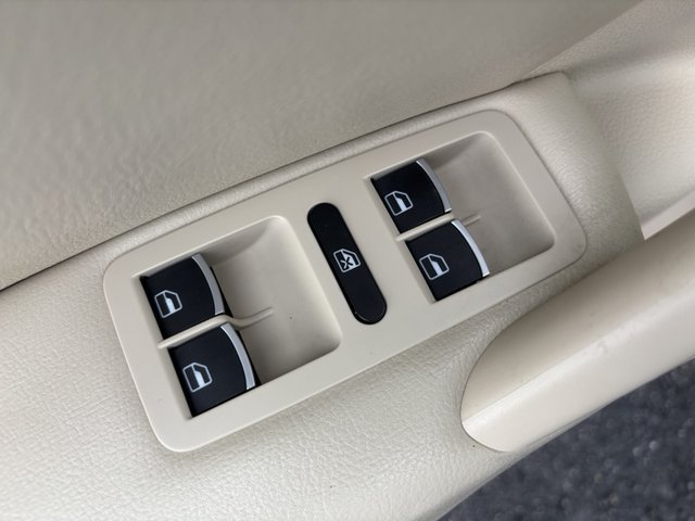 2014 Volkswagen Passat 2.0 TDI SE w/Sunroof