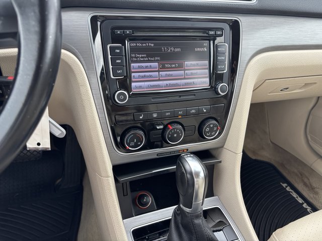 2014 Volkswagen Passat 2.0 TDI SE w/Sunroof