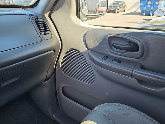 2003 Ford F-150 Lariat Styleside 4WD 5.5ft B