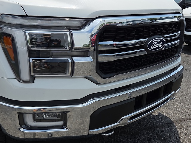 2024 Ford F-150 Lariat 4WD