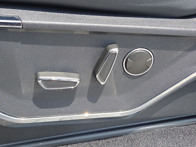 2024 Ford F-150 Lariat 4WD