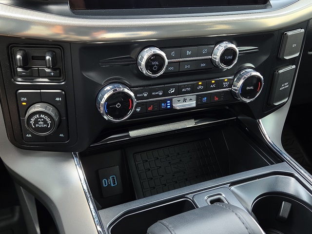 2024 Ford F-150 Lariat 4WD