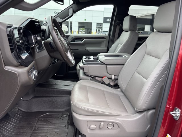 2022 GMC Sierra 1500 SLT 4WD 147WB