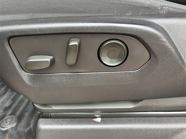 2022 Chevrolet Silverado 1500 Custom 4WD 147WB