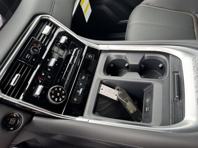 2025 Nissan Armada SL 4WD