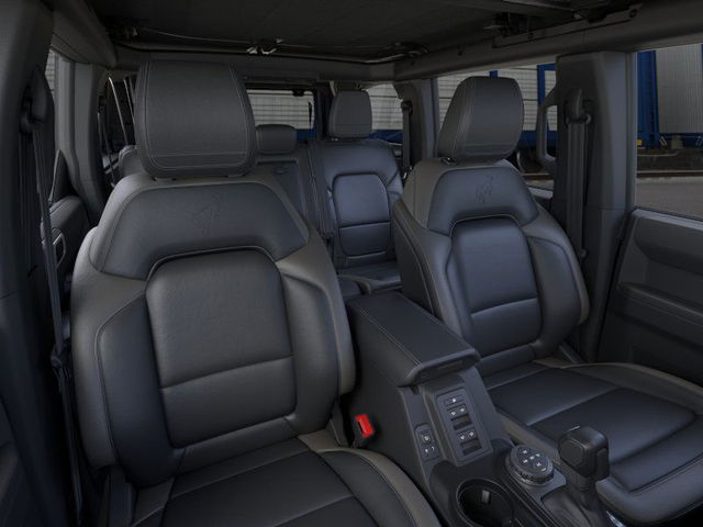2025 Ford Bronco Outer Banks 4Dr 4WD