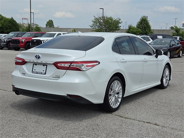 2020 Toyota Camry Hybrid XLE
