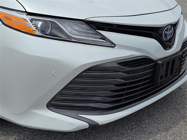 2020 Toyota Camry Hybrid XLE