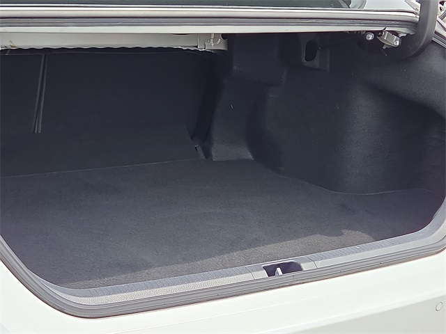2020 Toyota Camry Hybrid XLE