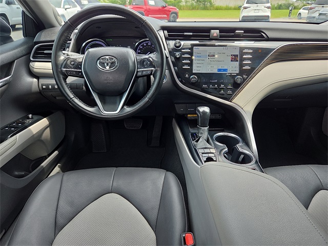 2020 Toyota Camry Hybrid XLE