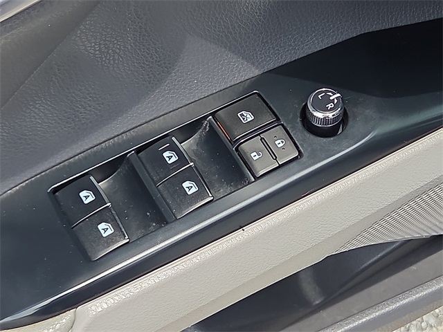 2020 Toyota Camry Hybrid XLE