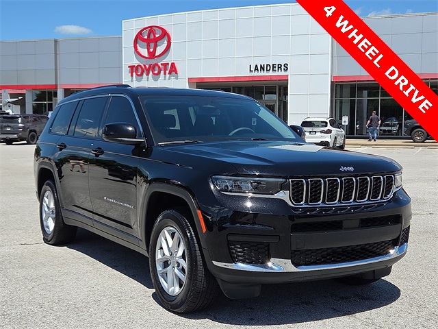 2023 Jeep Grand Cherokee Laredo 4WD L