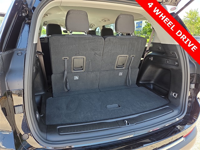 2023 Jeep Grand Cherokee Laredo 4WD L