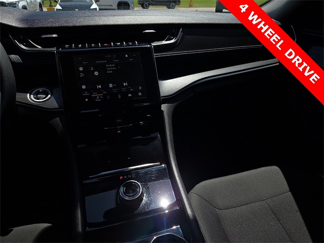 2023 Jeep Grand Cherokee Laredo 4WD L