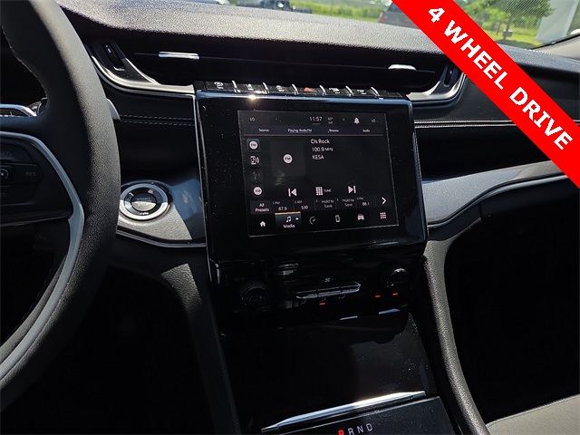2023 Jeep Grand Cherokee Laredo 4WD L