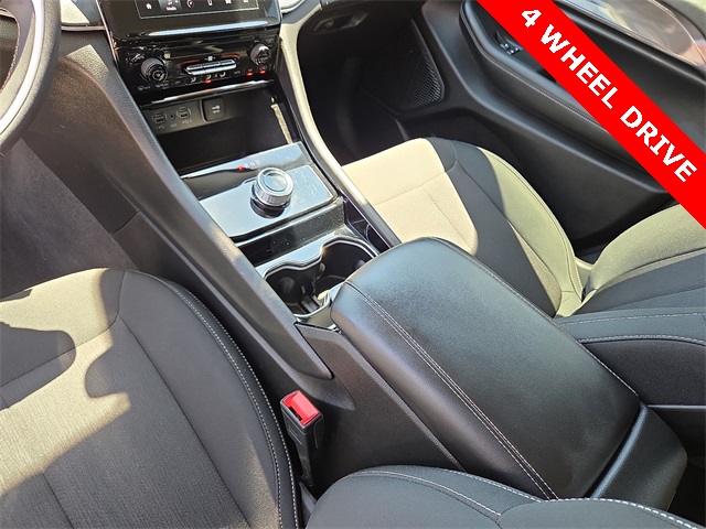 2023 Jeep Grand Cherokee Laredo 4WD L