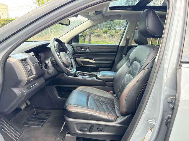 2022 Nissan Pathfinder Platinum