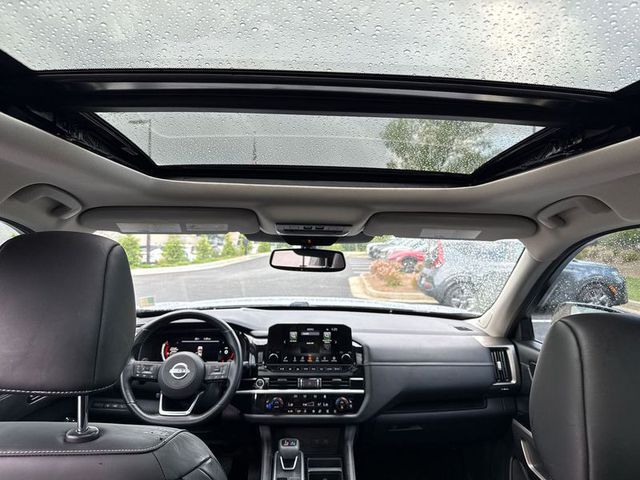 2022 Nissan Pathfinder Platinum