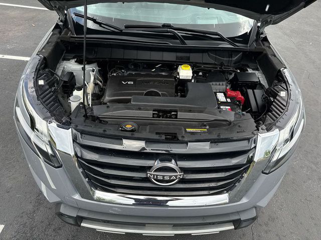 2022 Nissan Pathfinder Platinum