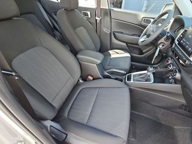 2024 Hyundai Venue SE