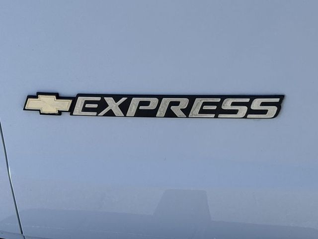 2022 Chevrolet Express 2500 135WB RWD