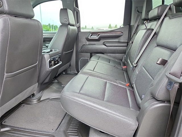 2023 GMC Sierra 1500 SLT 4WD 147WB
