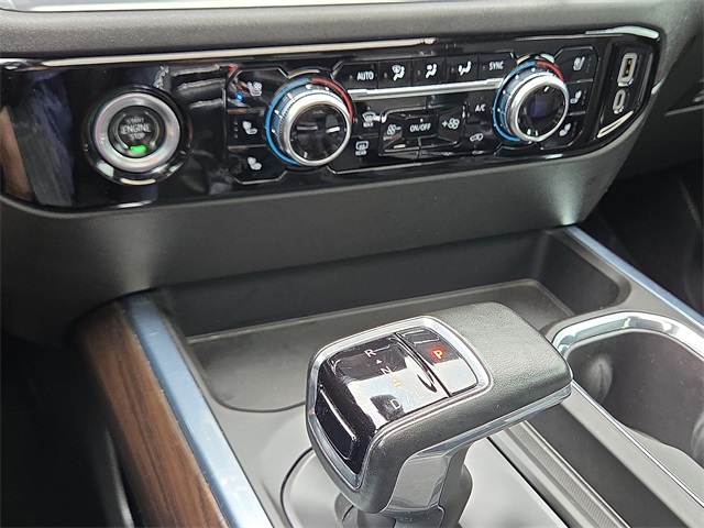 2023 GMC Sierra 1500 SLT 4WD 147WB