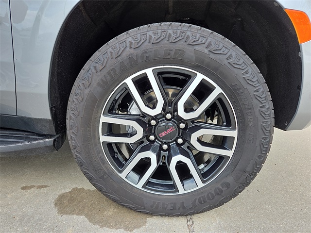 2024 GMC Yukon AT4 4WD