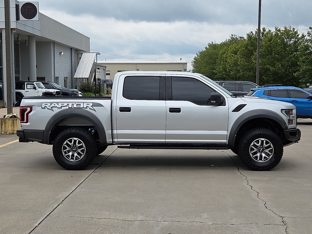 2017 Ford F-150 Raptor 4WD 5.5ft Box