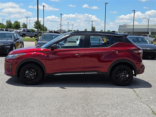 2023 Nissan Kicks SR FWD