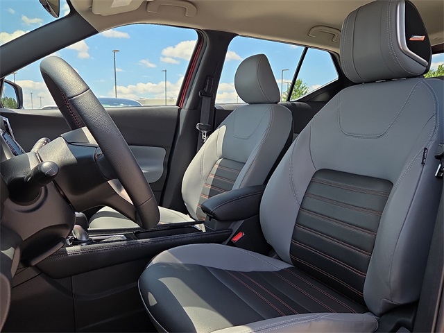 2023 Nissan Kicks SR FWD