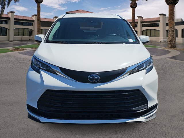 2021 Toyota Sienna Hybrid LE FWD 8-Pass