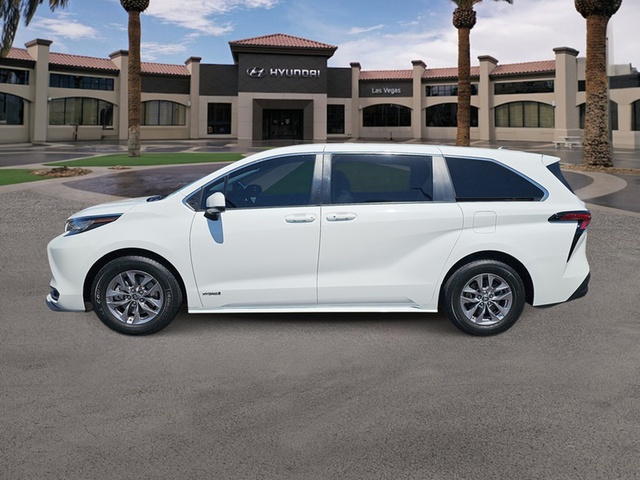 2021 Toyota Sienna Hybrid LE FWD 8-Pass