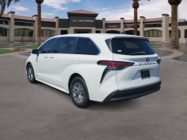 2021 Toyota Sienna Hybrid LE FWD 8-Pass