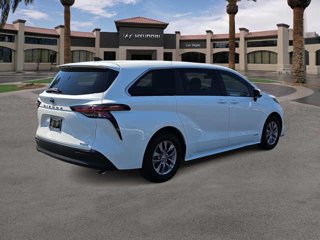 2021 Toyota Sienna Hybrid LE FWD 8-Pass