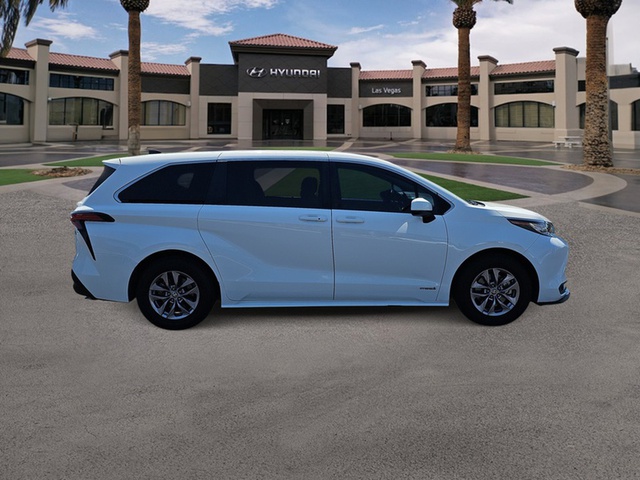 2021 Toyota Sienna Hybrid LE FWD 8-Pass