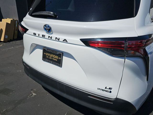 2021 Toyota Sienna Hybrid LE FWD 8-Pass
