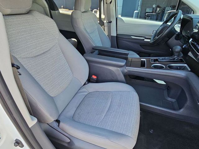 2021 Toyota Sienna Hybrid LE FWD 8-Pass