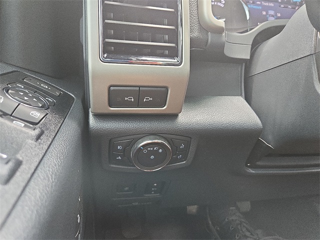 2022 Ford F-350 SD 4WD 8ft Box DRW