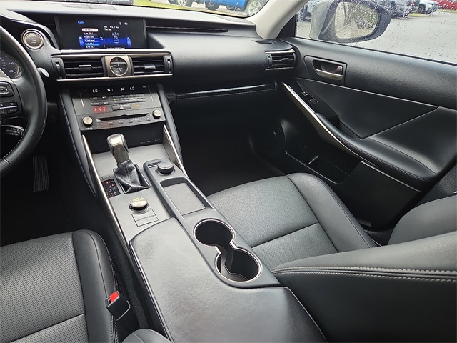 2018 Lexus IS300 RWD