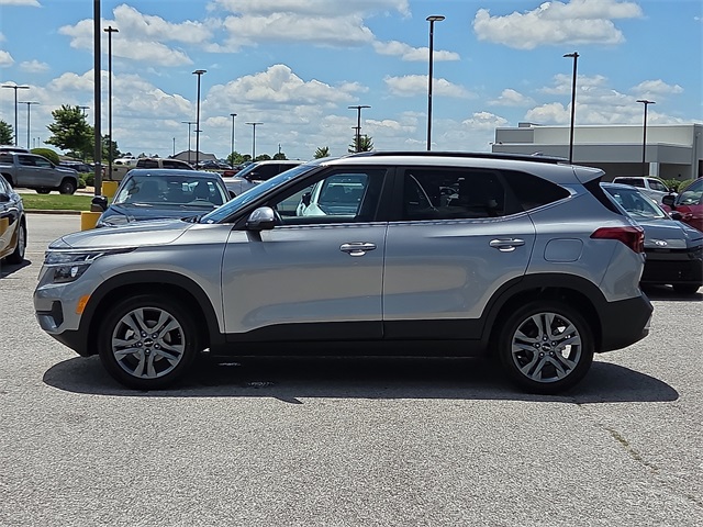 2023 Kia Seltos S FWD