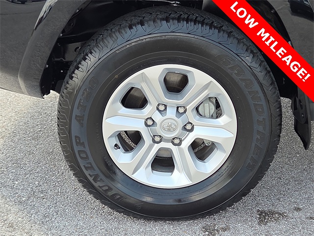 2024 Toyota 4Runner SR5 4WD