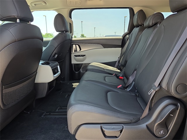 2024 Kia Carnival LX FWD w/Seat Pkg