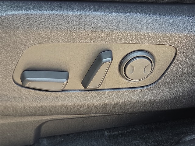 2024 Kia Carnival LX FWD w/Seat Pkg