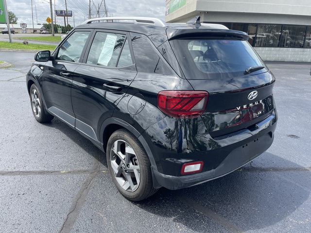 2021 Hyundai Venue SEL FWD