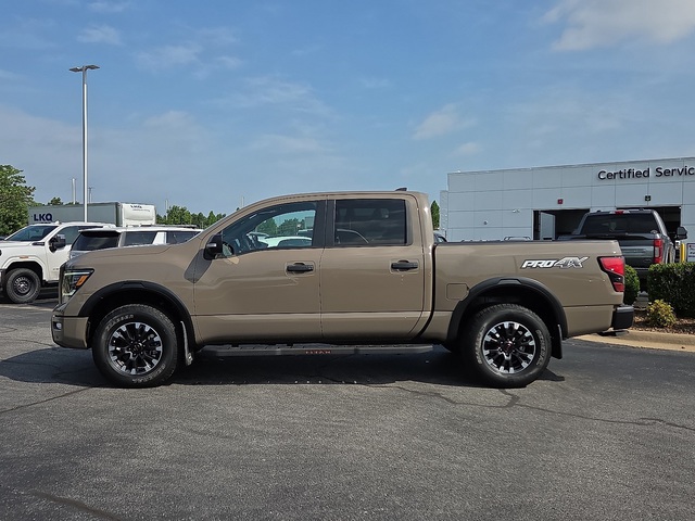 2022 Nissan Titan PRO-4X 4WD
