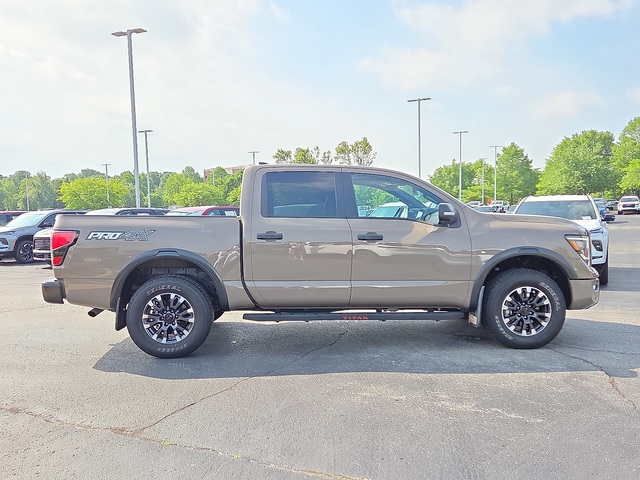 2022 Nissan Titan PRO-4X 4WD